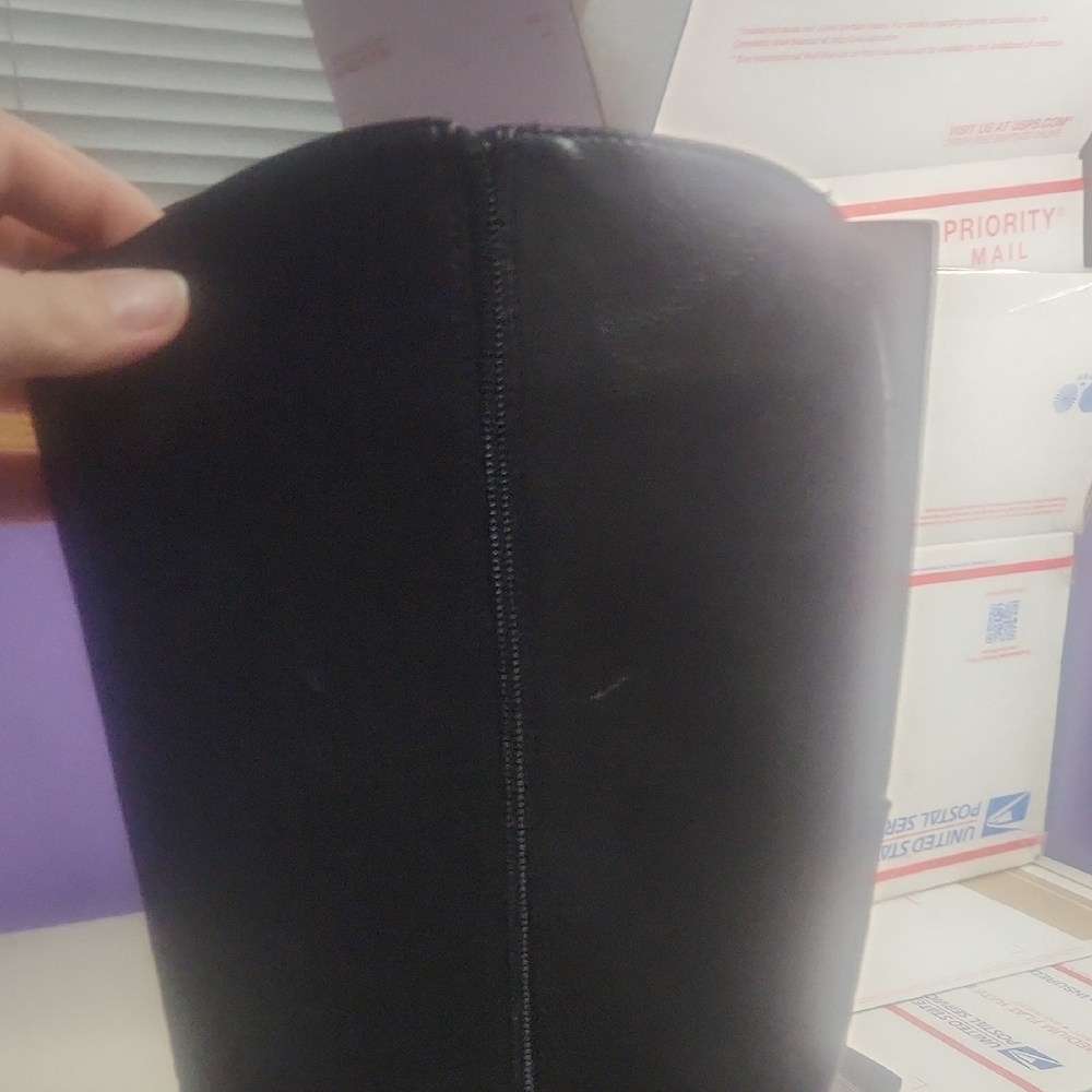 Women's Black Leather Boots - Picture 4 of 6